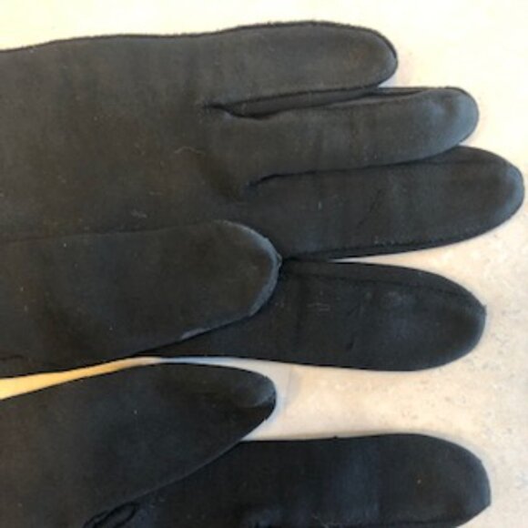 Elegant Wrist Length Black Vintage Cuffed Gloves Excellent Condition Small Med - Picture 6 of 10